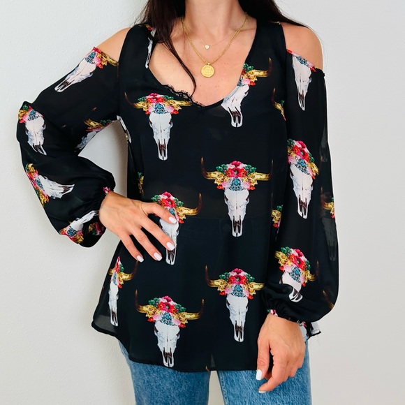Show Me Your Mumu Jamie Tunic Bull and the Beautiful Open shoulder - Picture 4 of 8